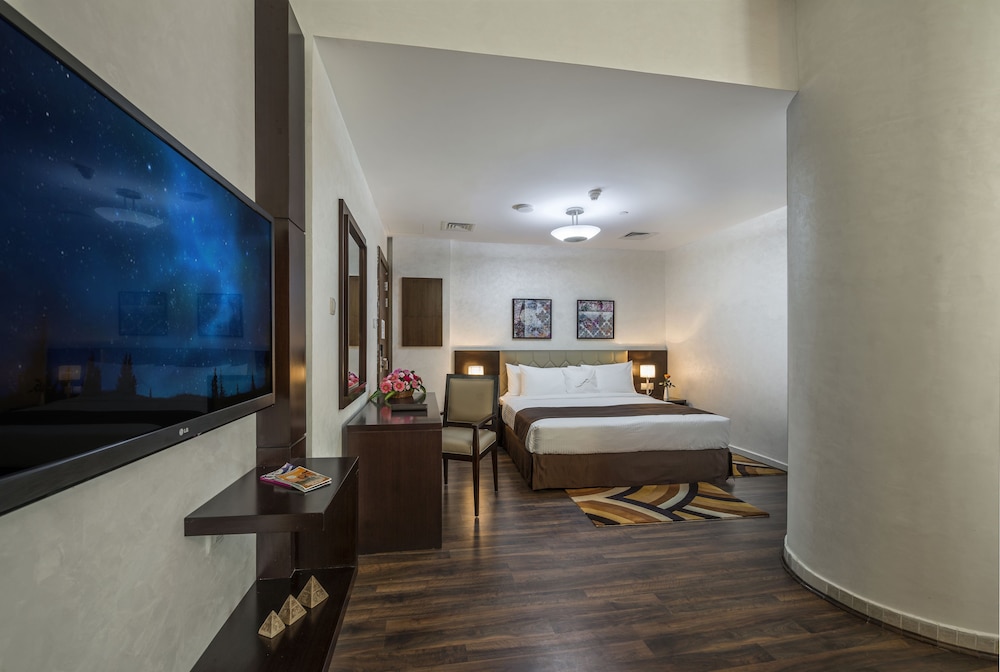 Premier Apartment, 4 Bedrooms, Lake View (and Lake View ) photo 1