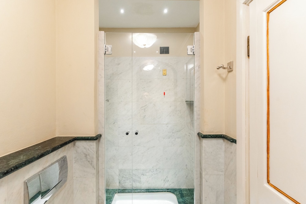 Classic Double or Twin Room - Photo 35