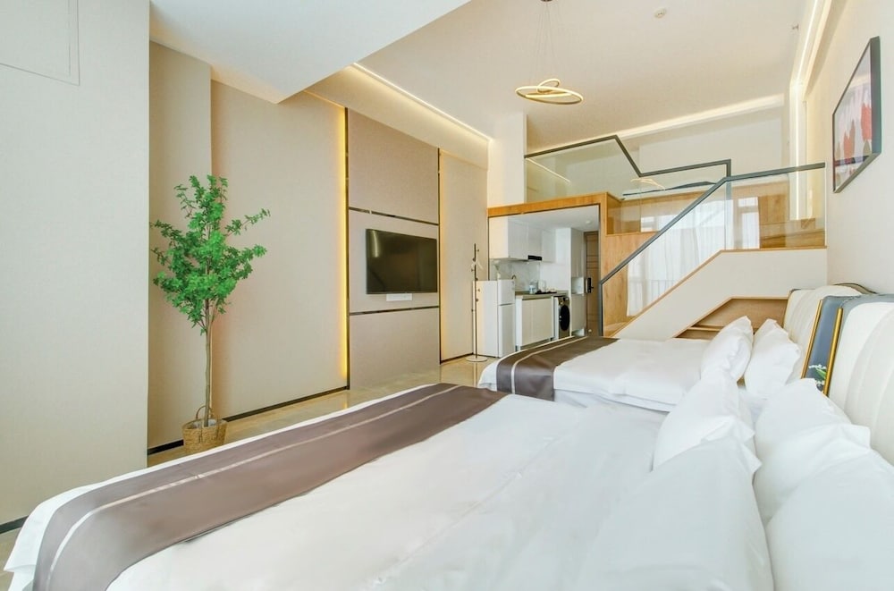 Luxury Duplex, 2 Queen Beds