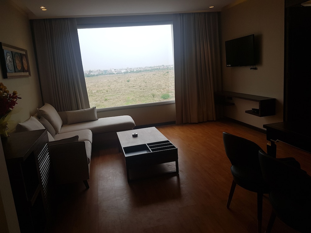Suite - Photo 6