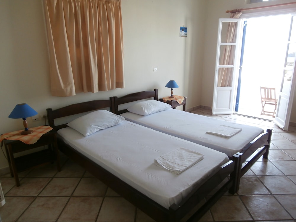Classic Twin Room, Sea View (Upper Floor)