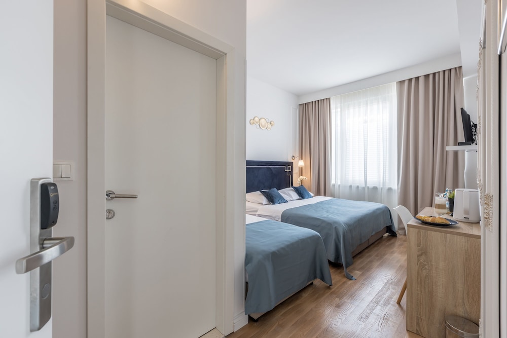 Standard Triple Room photo 1