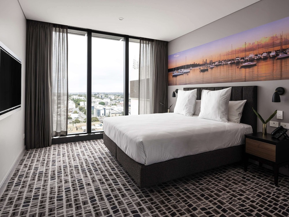 Executive Suite, 1 King Bed - Photo 4