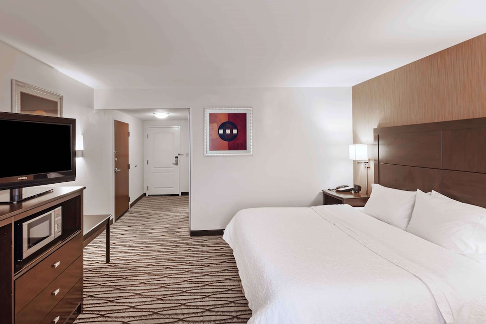 Room, 1 King Bed - Photo 2