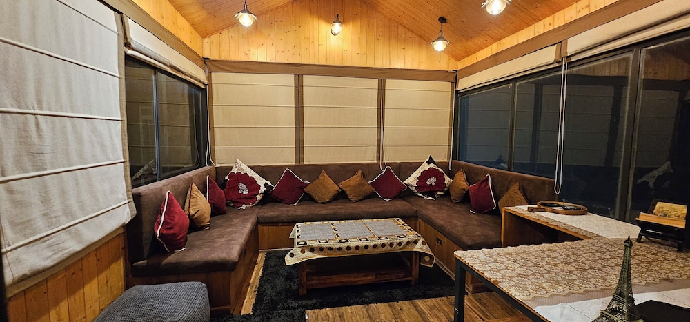 Teak Royal Suite (2BHK) - Photo 22