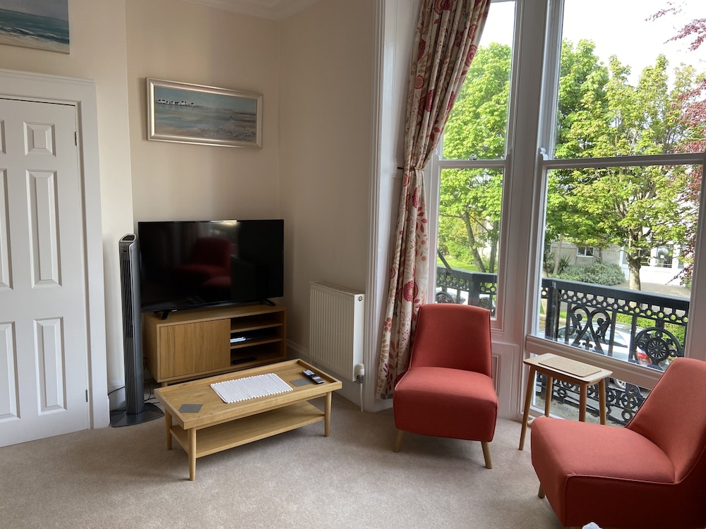 Deluxe Double Room, Ensuite, Partial Sea View (Room 3) photo 2