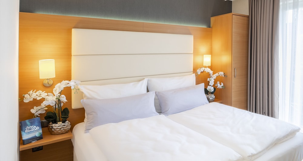 Standard Room, 1 Double Bed (Converts To 2 Twin Beds) photo 3