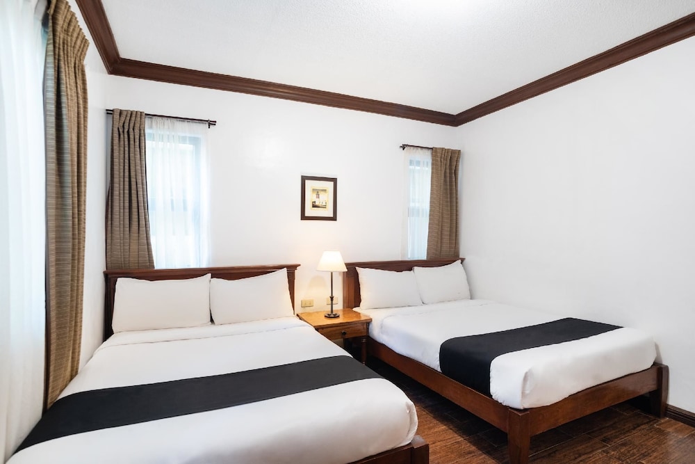 Superior One Bedroom Apartment - Photo 1