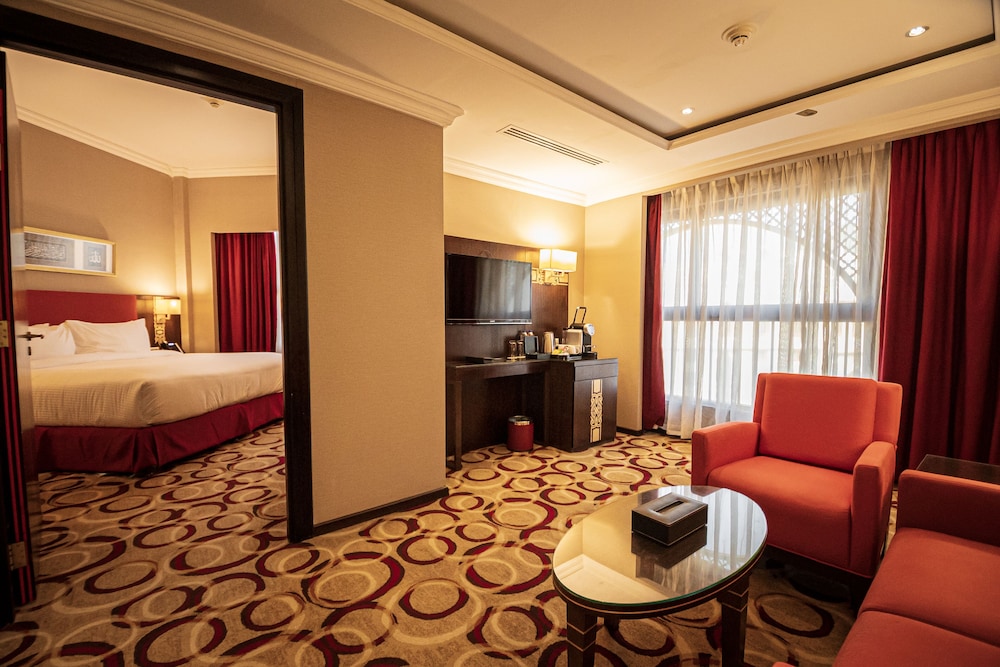Junior Studio Suite, 1 King Bed (Haram View)