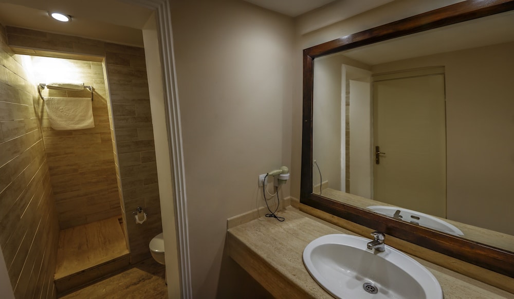 Standard Double Room, Lake View photo 3