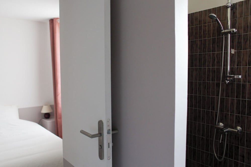 Standard Room photo 3