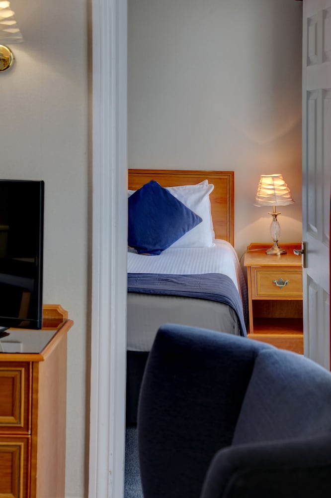 Standard Room, Multiple Beds, Non Smoking, Connecting Rooms - Photo 1