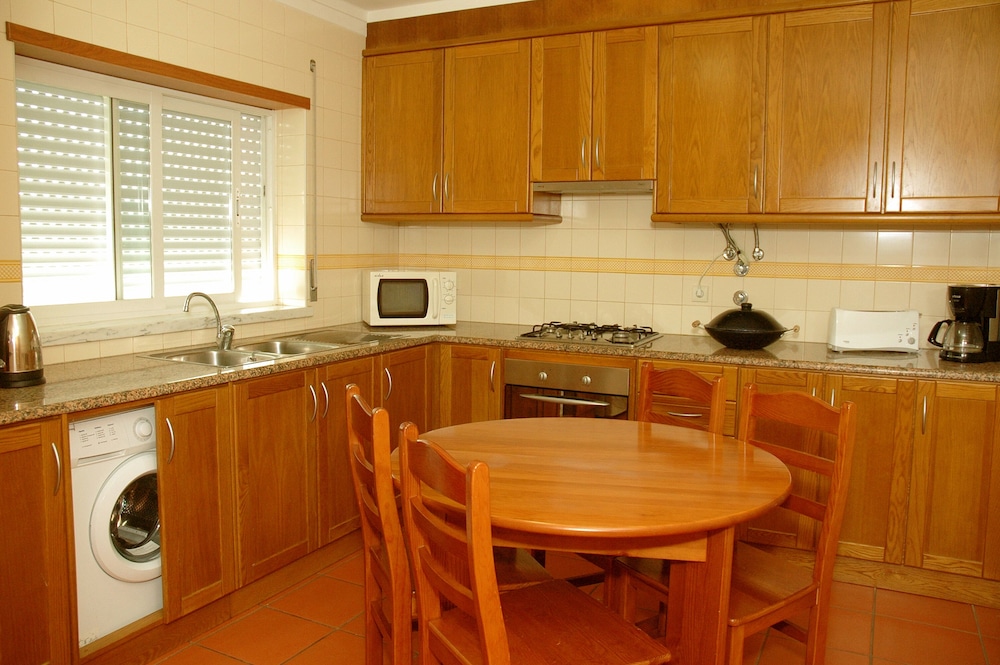 Traditional Apartment photo 3
