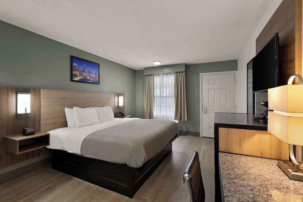 Standard Room, 1 King Bed, Smoking photo 1