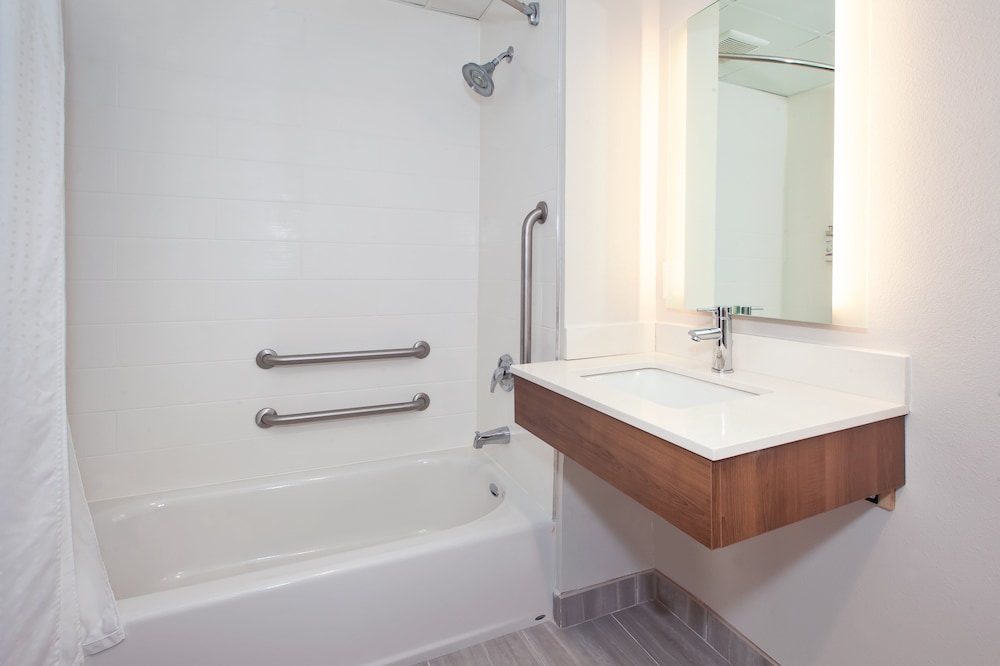 Suite, Multiple Beds (Extra Floor Space) photo 1