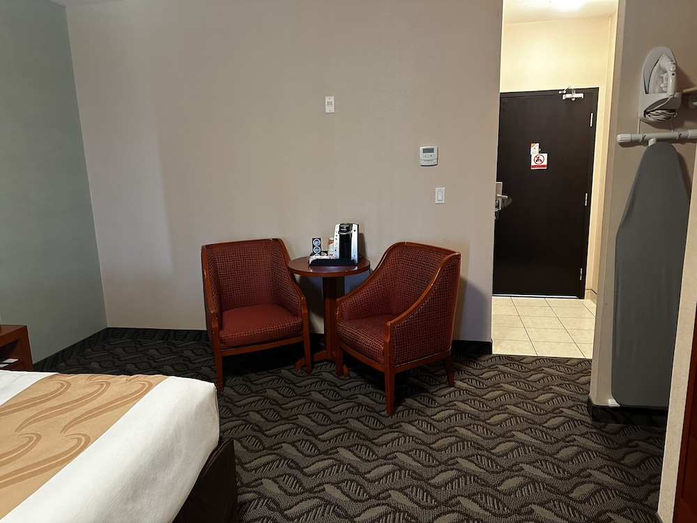 Standard Room, 1 King Bed with Sofa bed, Non Smoking photo 2