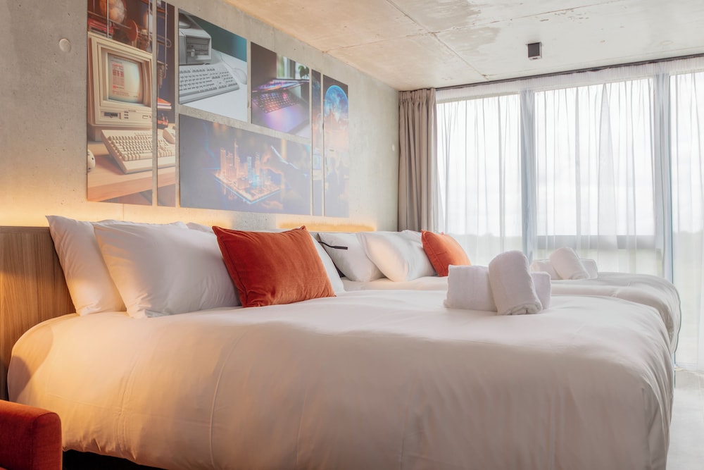 Premium Quadruple Room, 2 Queen Beds, Pool Access photo 2