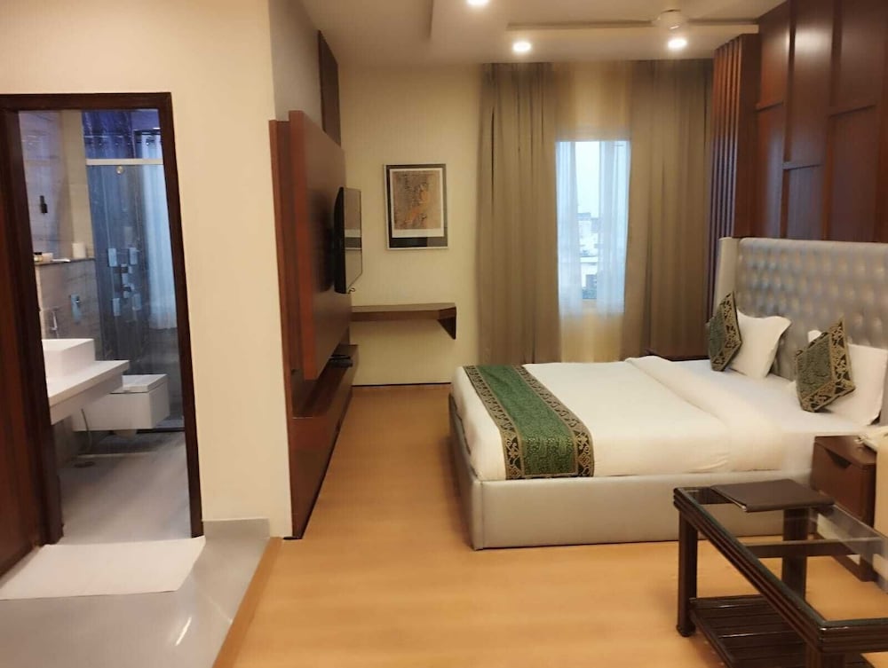 Premium Room - Photo 8