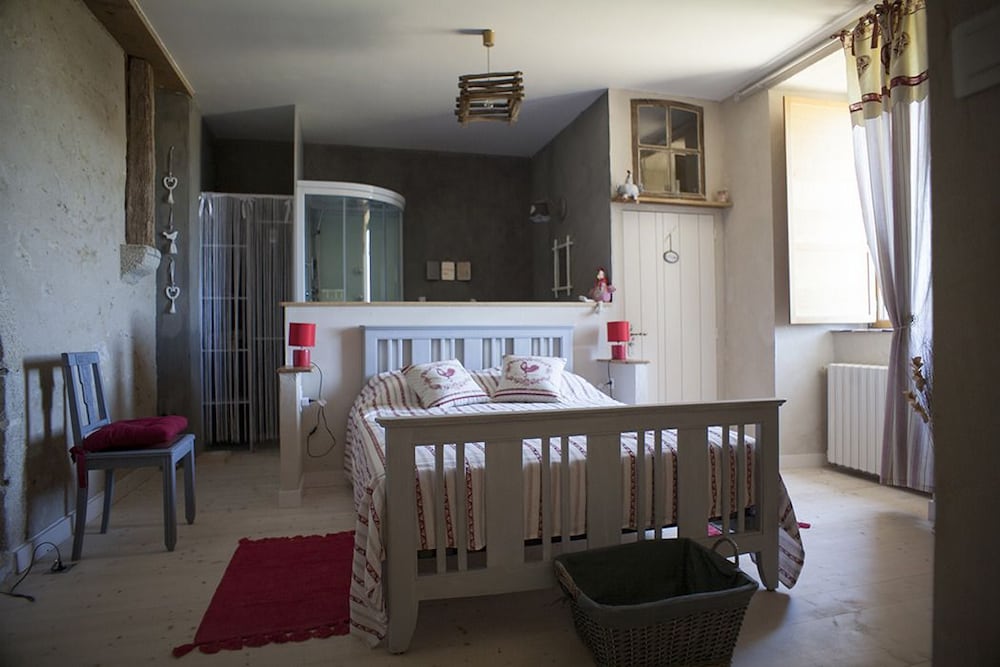 Double Room (Basse Cour)