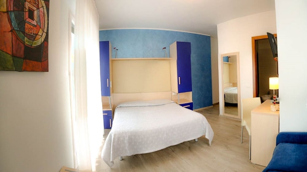 Double or Twin Room, Balcony, Mountain View photo 1