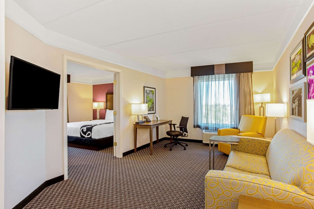 Suite, 1 King Bed, Non Smoking