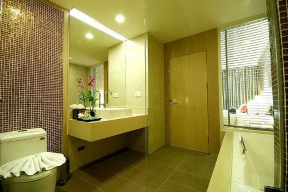 Two Bedroom Suite - Photo 3