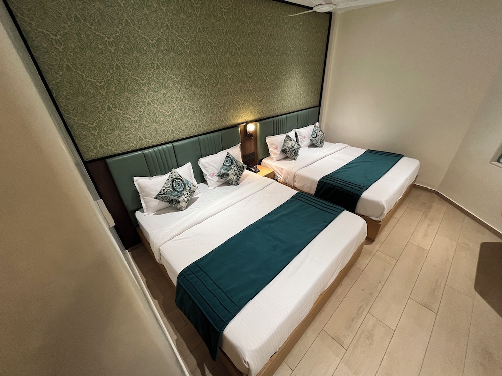 Deluxe Quadruple Room