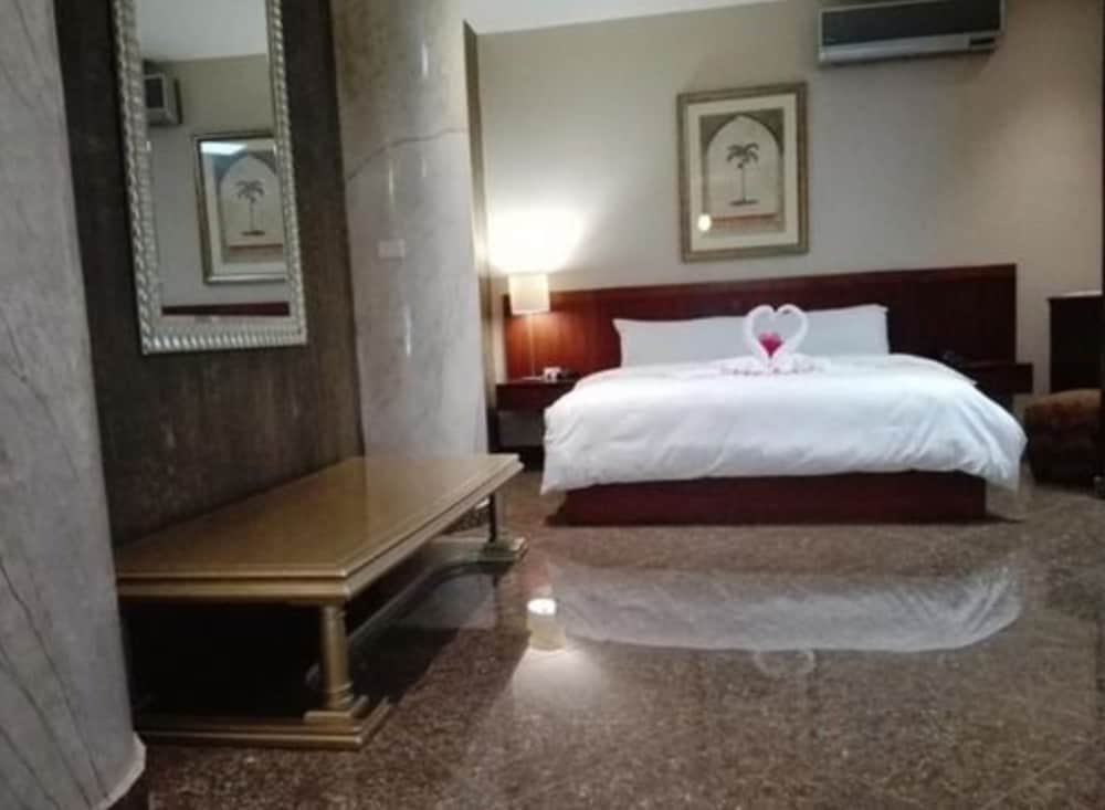 Presidential Suite, 1 King Bed, Non Smoking photo 1