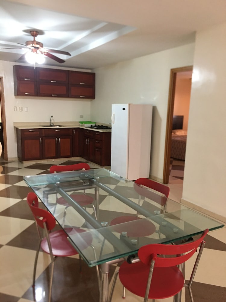 Traditional Room, 2 Queen Beds, Kitchen photo 2