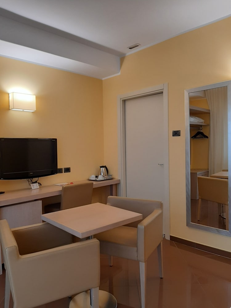 Comfort Double Room, 1 Queen Bed, Non Smoking photo 3