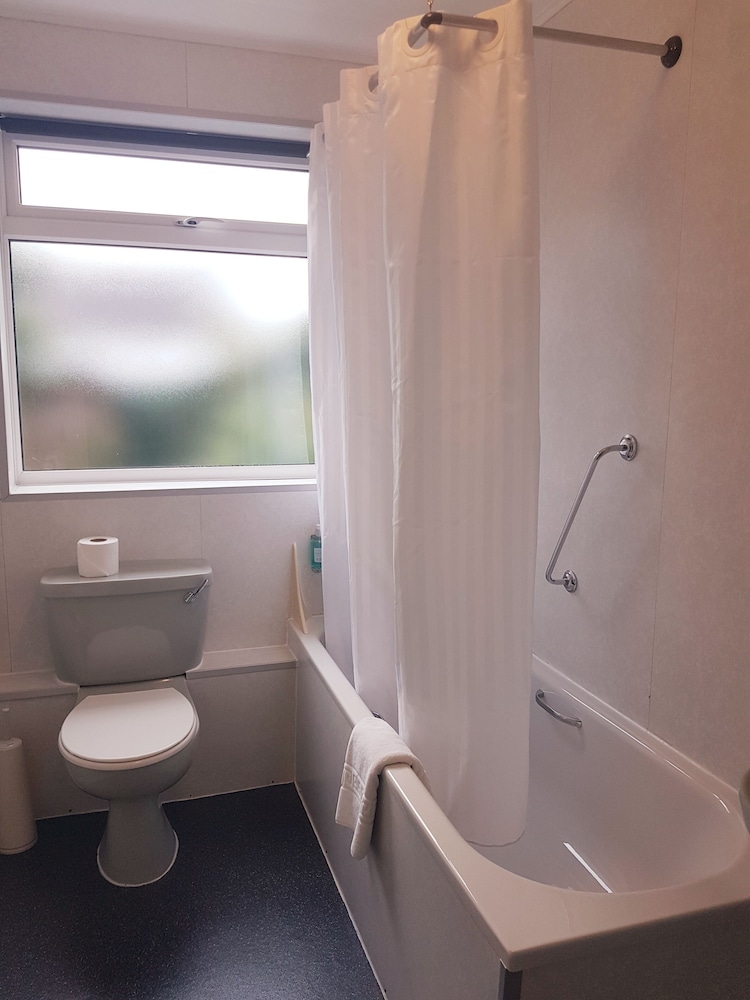 Comfort Room, 2 Twin Beds, Non Smoking - Photo 4