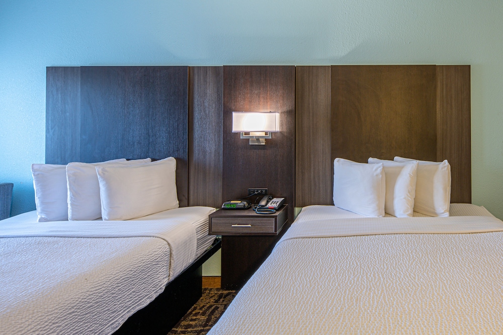Standard Room, 2 Queen Beds photo 3