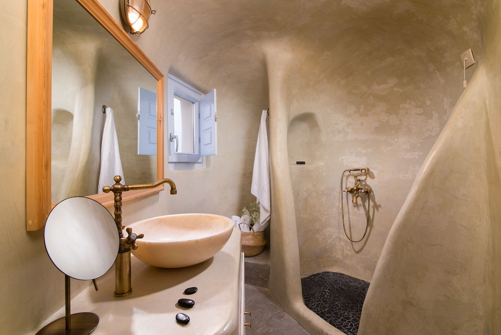 Ligaria Cave Suite with Caldera View - Photo 6