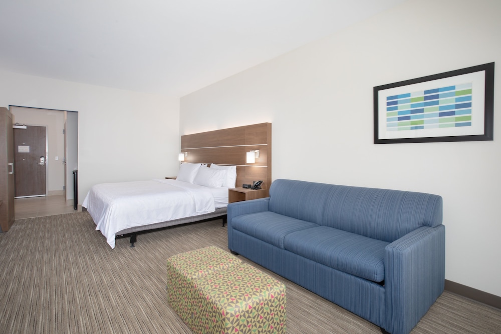 Suite, 1 King Bed, Mobility Accessible (Communications) - Photo 3