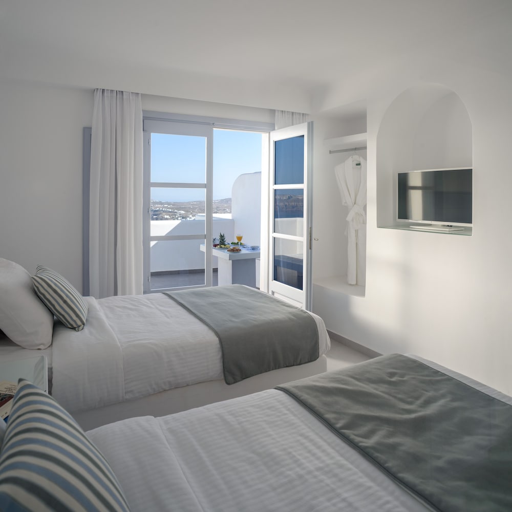 Senior Suite, Private Pool - Photo 5
