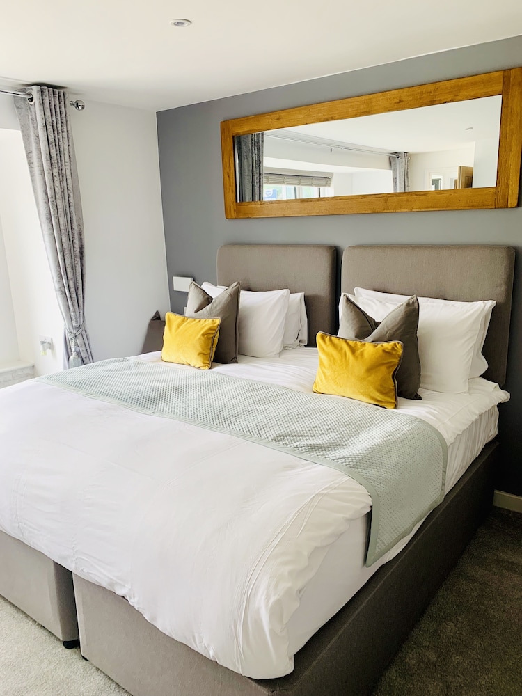 Superior Double or Twin Room (203) photo 2
