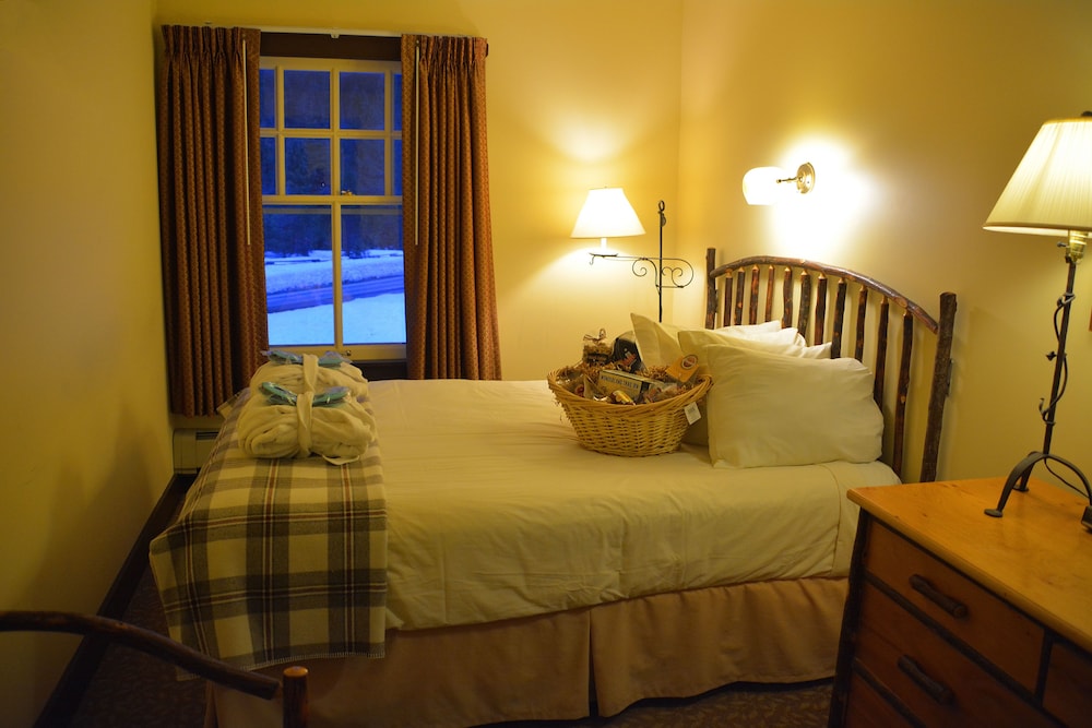 Room, 1 Queen Bed, Bathtub photo 1