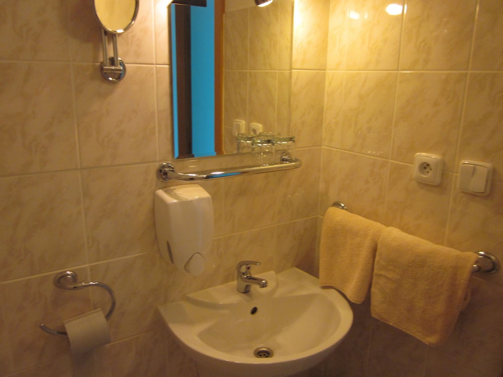 Double Room - Photo 4