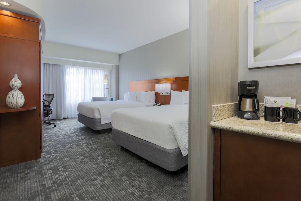 Suite, Multiple Beds - Photo 2