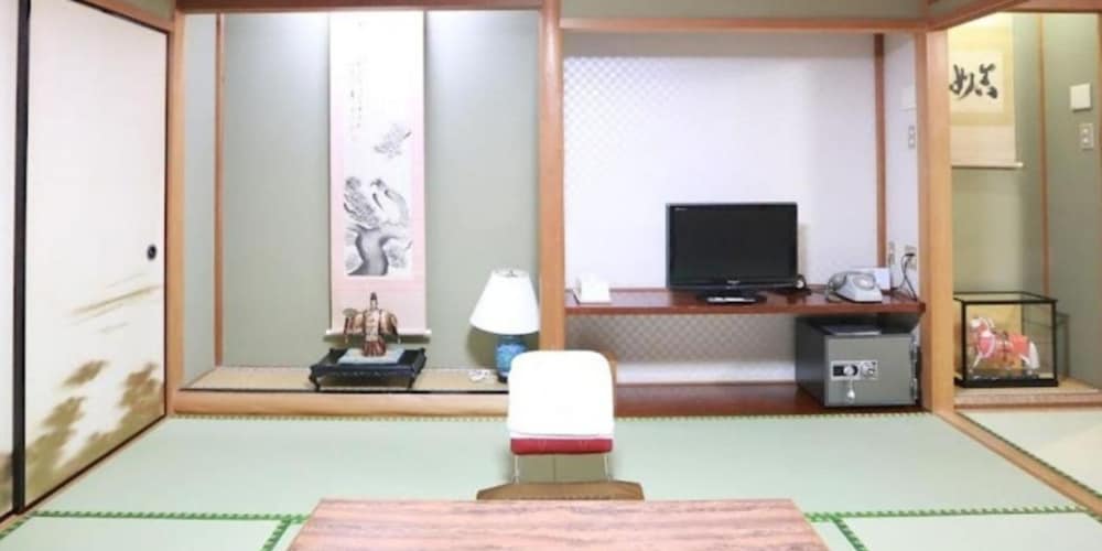 Traditional Room (Japanese Style, 14 Tatami Mats)