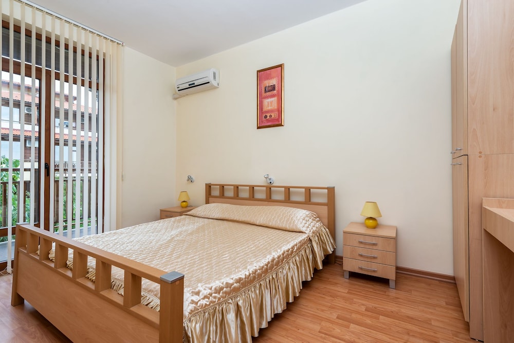 Apartment, 2 Bedrooms, Sea View photo 3