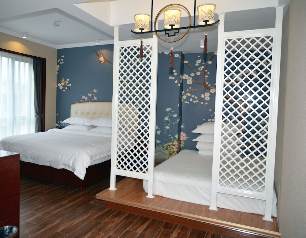 Family Room, View photo 3
