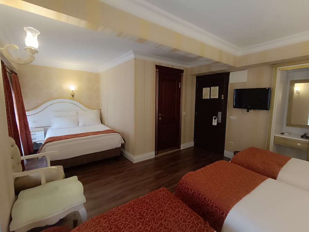 Family Room, 1 Bedroom photo 1