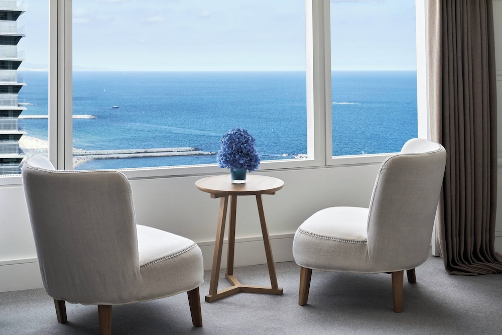 Club Suite, 1 Bedroom (Mediterranean,Club Level,Larger)