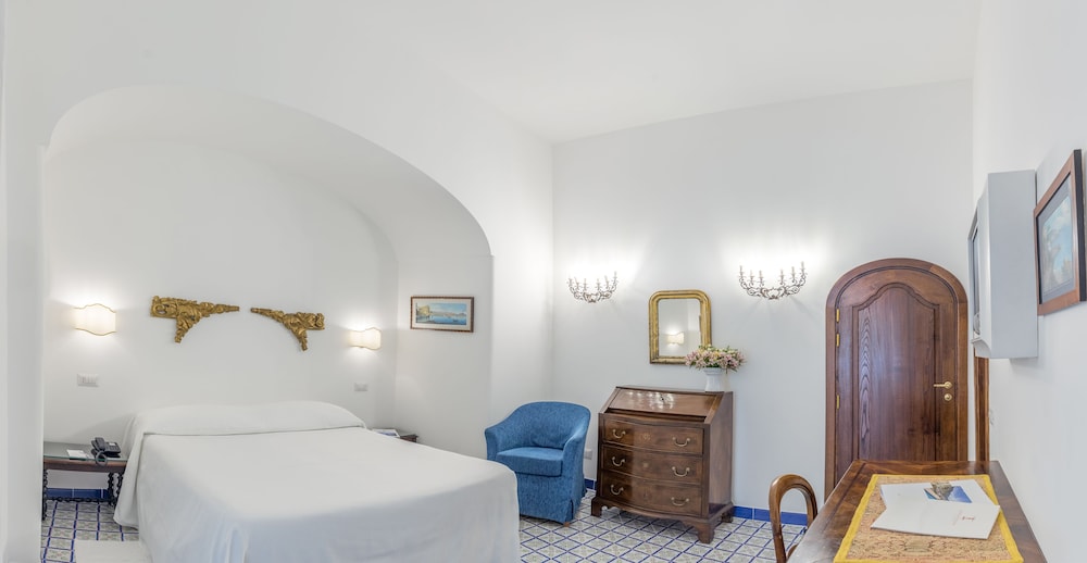 Standard Double or Twin Room, Terrace, Garden View - Photo 4
