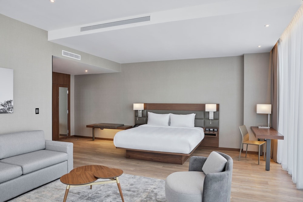 Suite, 1 Bedroom, City View