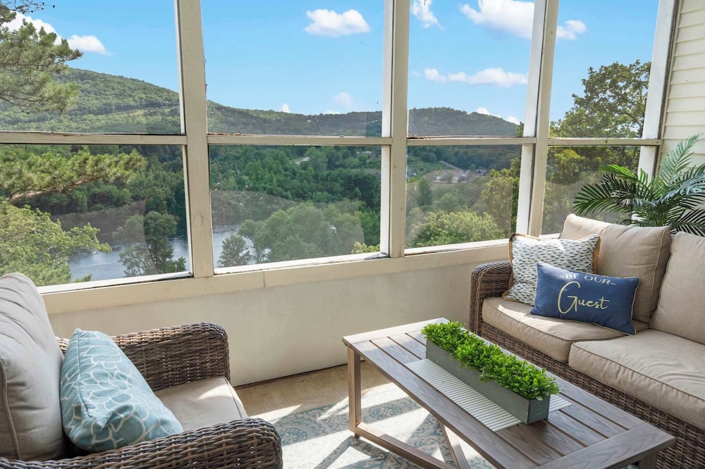 Condo, Multiple Beds, Balcony (Lakeview Enchantment)