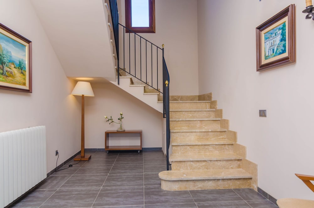 Villa photo 2