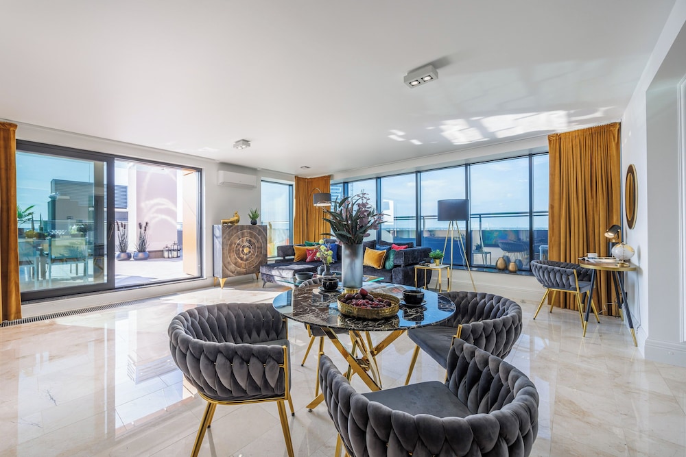 Panoramic Apartment, 2 Bedrooms, Terrace, Tower photo 1