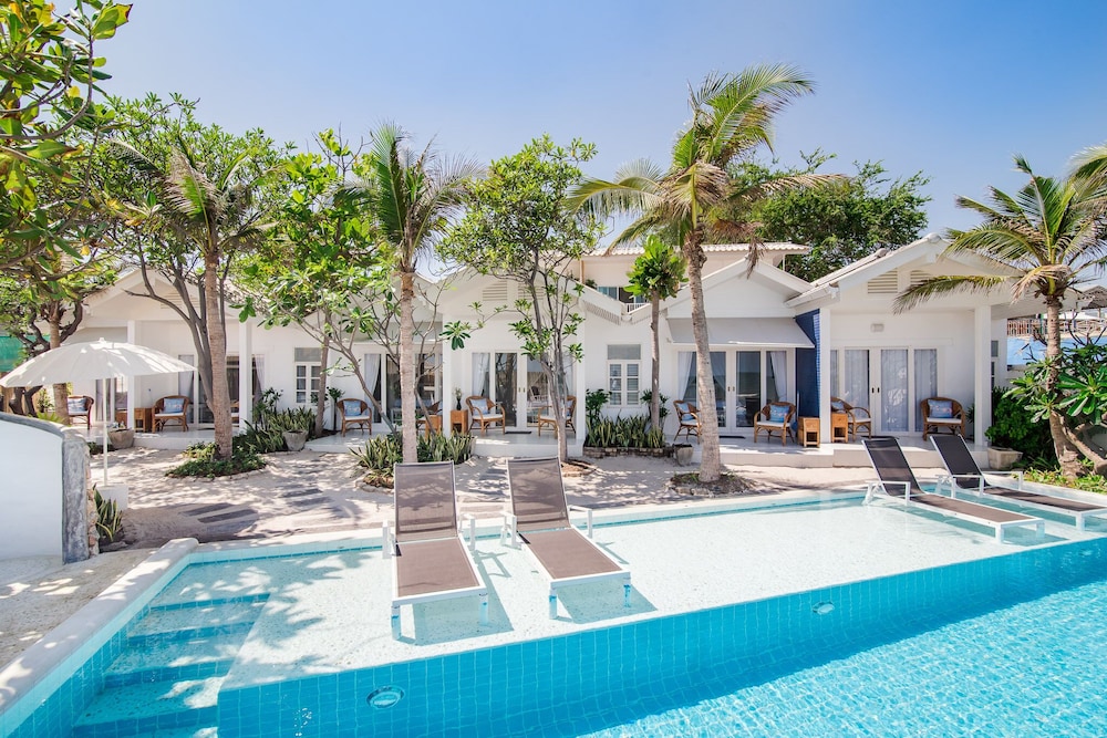 Garden Villa photo 2